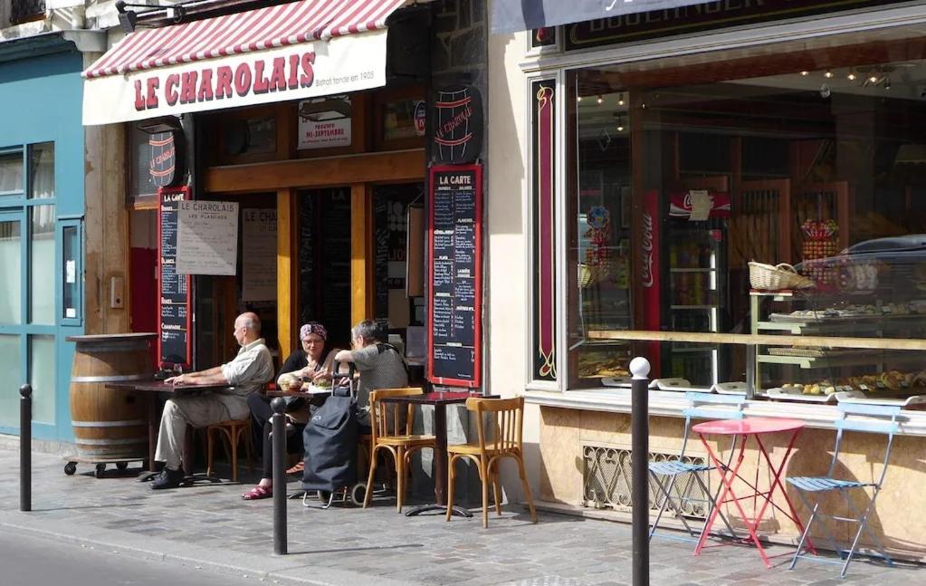 Charming Aligre Bastille Neighborhood Parijs